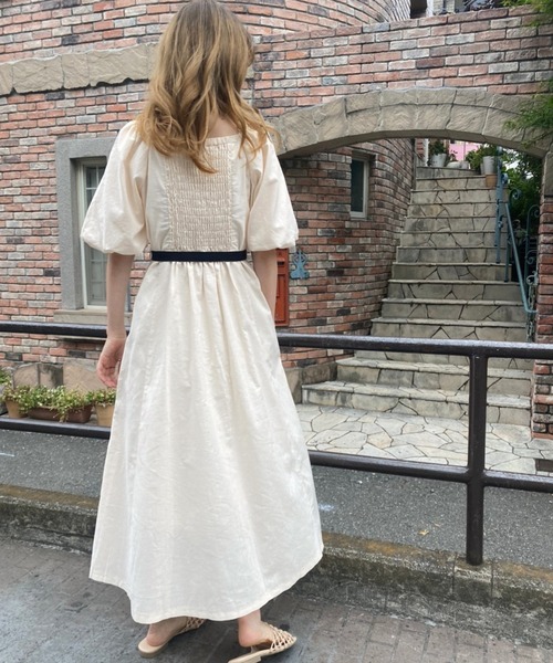 one after another NICE CLAUP(ワンアフターアナザーナイスクラップ)の「配色ベルトボリュームスリーブワンピース(ワンピース・レディース・ブラック/アイボリー/イエロー系その他・FREE)」の5枚目の写真