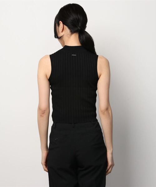 Guess(ゲス)の「Ester Halter Top(その他トップス・レディース・ブラック/ブラウン/ホワイト/グリーン・LARGE/MEDIUM/SMALL)」の11枚目の写真