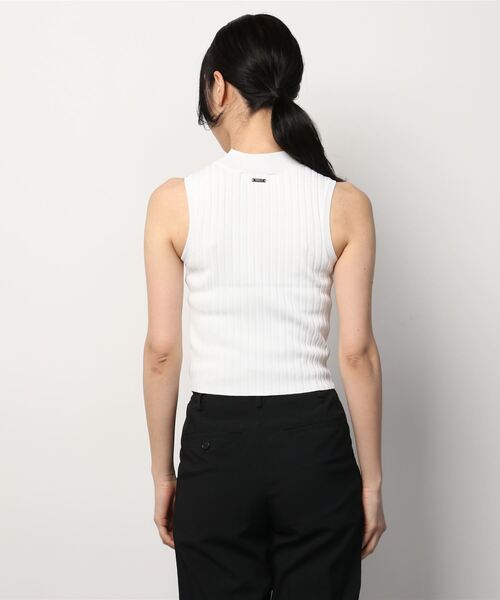 Guess(ゲス)の「Ester Halter Top(その他トップス・レディース・ブラック/ブラウン/ホワイト/グリーン・LARGE/MEDIUM/SMALL)」の14枚目の写真