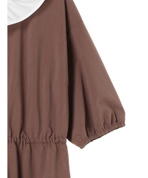 earth music&ecology by たかあしあかり（アースミュージックアンドエコロジーバイタカアシアカリ）の「【ZOZO限定】たかあしあかり★フリル襟ワンピース ＊（ワンピース・レディース・ベージュ/ブラウン・FREE）」の5枚目の写真