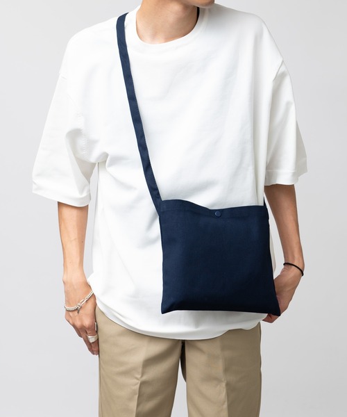 United Athle（ユナイテッドアスレ）の「【United Athle】レギュラー キャンバス サコッシュ 1461（ショルダーバッグ・メンズ・レッド/ナチュラル/ブラック/ネイビー/ライトグレー・FREE）」の12枚目の写真