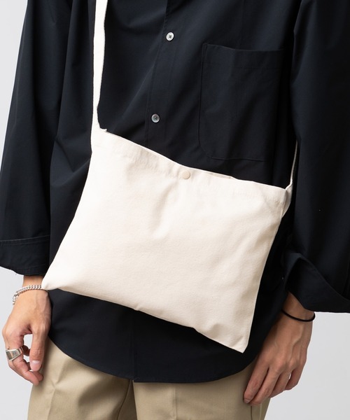 United Athle（ユナイテッドアスレ）の「【United Athle】レギュラー キャンバス サコッシュ 1461（ショルダーバッグ・メンズ・レッド/ナチュラル/ブラック/ネイビー/ライトグレー・FREE）」の16枚目の写真