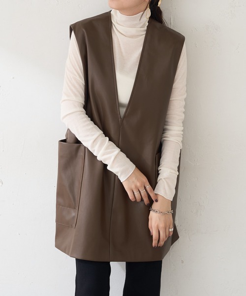 DISCOAT(ディスコート)の「【WEB限定】シアーシームレスタートルプルオーバー(Tシャツ/カットソー・レディース・ホワイト/ベージュ/グレー/モカ/ブラック/テラコッタ・FREE)」の2枚目の写真