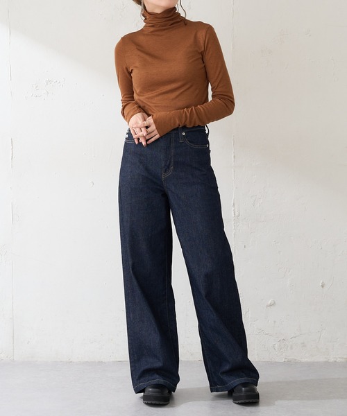 DISCOAT(ディスコート)の「【WEB限定】シアーシームレスタートルプルオーバー(Tシャツ/カットソー・レディース・ホワイト/ベージュ/グレー/モカ/ブラック/テラコッタ・FREE)」の11枚目の写真