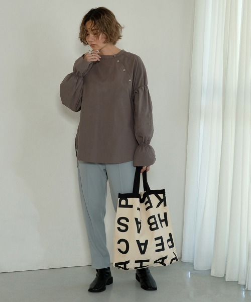 Bab(バブ)の「【WEB限定】アルファベットトートバッグ(トートバッグ・レディース・ブラウン/アイボリー/ベージュ・ONESIZE)」の5枚目の写真