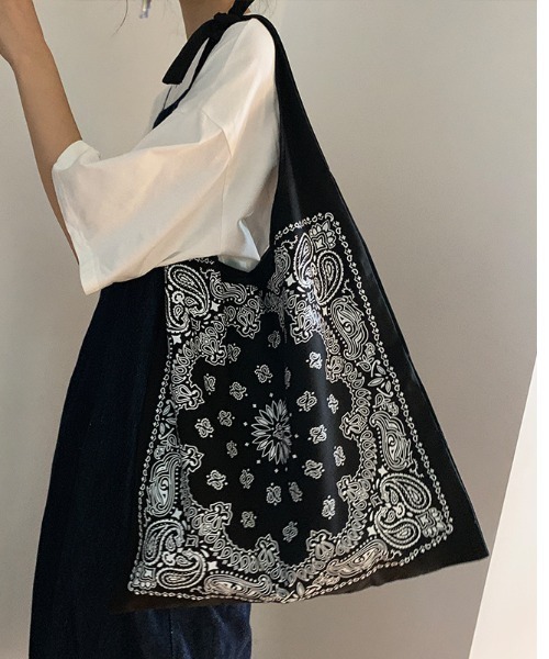 yuue' ( wear )(ユーイ)の「バンダナトートバッグ(トートバッグ・レディース・ブラック・FREE)」の1枚目の写真