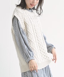 ウール混ケーブルニットベスト