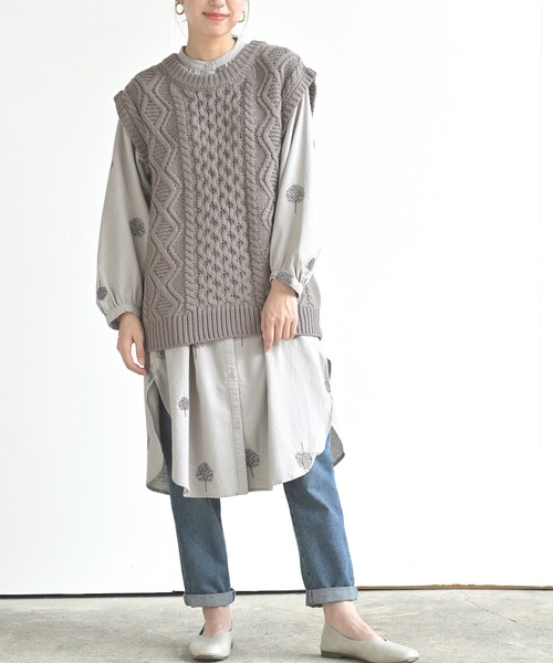 rps（アールピーエス）の「ウール混ケーブルニットベスト（ベスト・レディース・アイボリー/モカ/杢グレー・M）」の11枚目の写真