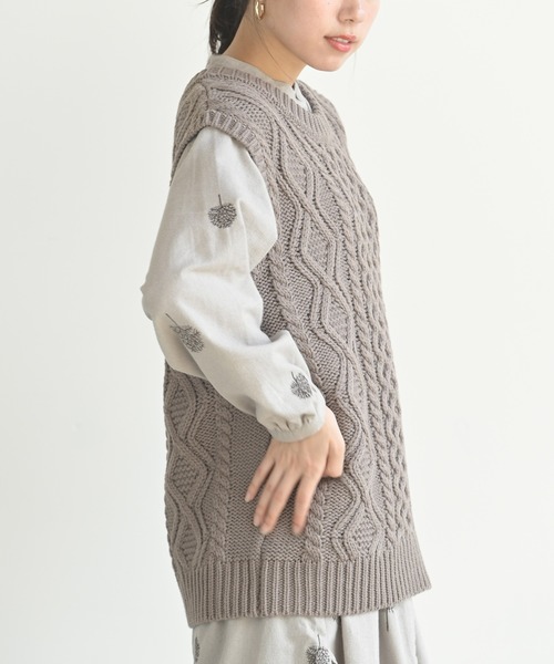 rps（アールピーエス）の「ウール混ケーブルニットベスト（ベスト・レディース・アイボリー/モカ/杢グレー・M）」の9枚目の写真