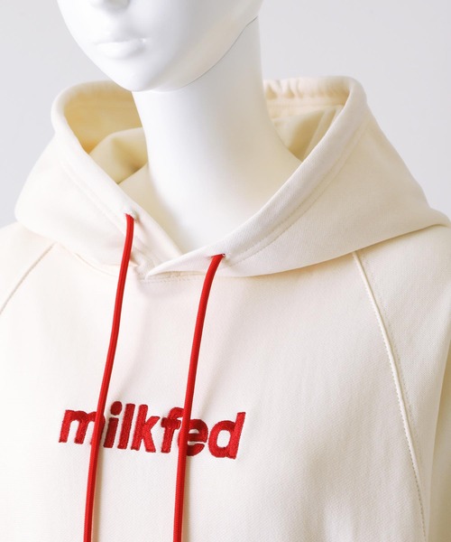 MILKFED.(ミルクフェド)の「FRONT LOGO SWEAT HOODIE(パーカー・レディース・オフホワイト/ネイビー/ブラック/ベージュ/ライトパープル/ライトブルー・ONE SIZE)」の11枚目の写真