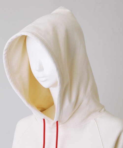 MILKFED.(ミルクフェド)の「FRONT LOGO SWEAT HOODIE(パーカー・レディース・オフホワイト/ネイビー/ブラック/ベージュ/ライトパープル/ライトブルー・ONE SIZE)」の15枚目の写真