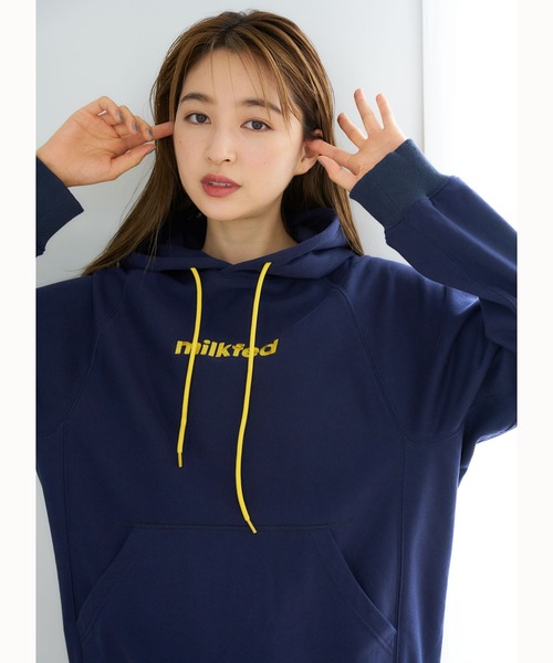 MILKFED.(ミルクフェド)の「FRONT LOGO SWEAT HOODIE(パーカー・レディース・オフホワイト/ネイビー/ブラック/ベージュ/ライトパープル/ライトブルー・ONE SIZE)」の13枚目の写真