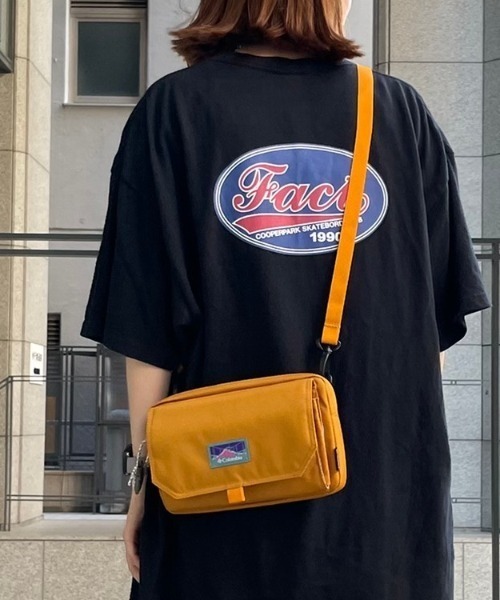 Columbia（コロンビア）の「【Columbia】プライスストリーム ショルダーウォレット（ショルダーバッグ・レディース・ブラック/ネイビー/オレンジ/グリーン/グレイッシュベージュ・FREE）」の5枚目の写真