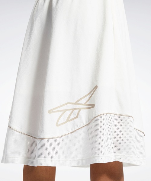 Reebok（リーボック）の「クラシックス マテリアルミックス ベクター スカート / Classics Material-Mix Vector Skirt（スカート・レディース・オフホワイト・MEDIUM/LARGE/SMALL/X-LARGE）」の5枚目の写真