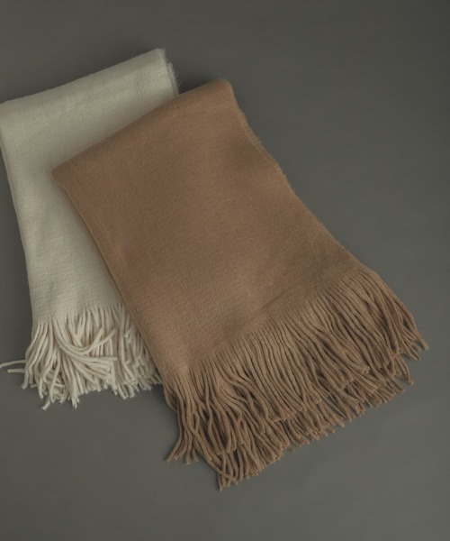 SENSE OF PLACE by URBAN RESEARCH(センスオブプレイスバイアーバンリサーチ)の「ニットフリンジストール(マフラー・レディース・ライトブルー/ベージュ/アイボリー/ブラック・ONE)」の4枚目の写真