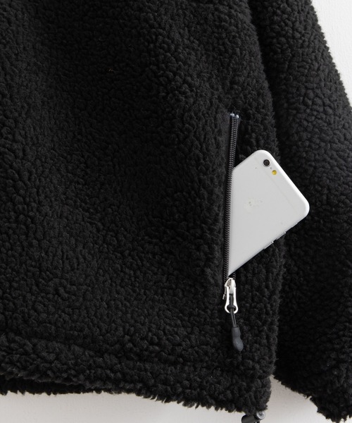 Mark Gonzales（マーク・ゴンザレス）の「Mark Gonzales マークゴンザレス 別注 フリースボアジャケットスタンドカラーブルゾン（ブルゾン・メンズ・ブラック/ベージュ/オフホワイト/ブラック×グレー/ホワイト×グレー・M/L/XL）」の8枚目の写真