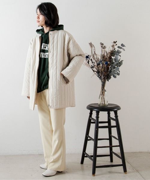 ANGIE（アンジー）の「キルティングノーカラーミドルコート（ノーカラーコート・レディース・ベージュ/アイボリー/ダークベージュ・FREE）」の4枚目の写真