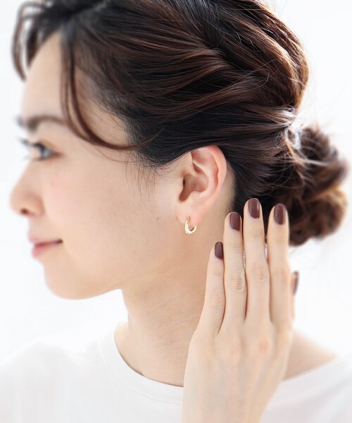 COCOSHNIK（ココシュニック）の「K10トラペーズ フープピアス（ピアス（両耳用）・レディース・ホワイト系その他7・00）」の6枚目の写真