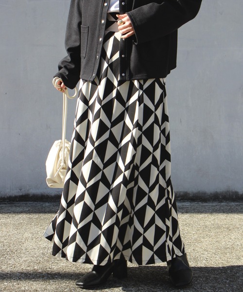 LAVEANGE（ラビアンジェ）の「チェック/幾何柄フレアスカート（スカート・レディース・ブラック/チェック・LL/3L/4L/M/L）」の12枚目の写真