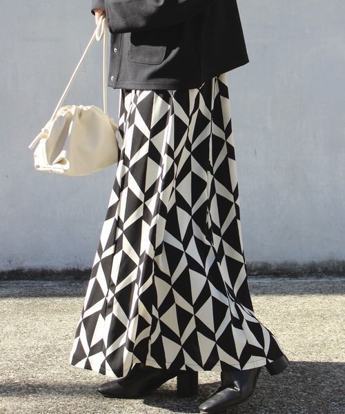LAVEANGE（ラビアンジェ）の「チェック/幾何柄フレアスカート（スカート・レディース・ブラック/チェック・LL/3L/4L/M/L）」の13枚目の写真