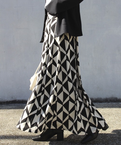 LAVEANGE（ラビアンジェ）の「チェック/幾何柄フレアスカート（スカート・レディース・ブラック/チェック・LL/3L/4L/M/L）」の14枚目の写真