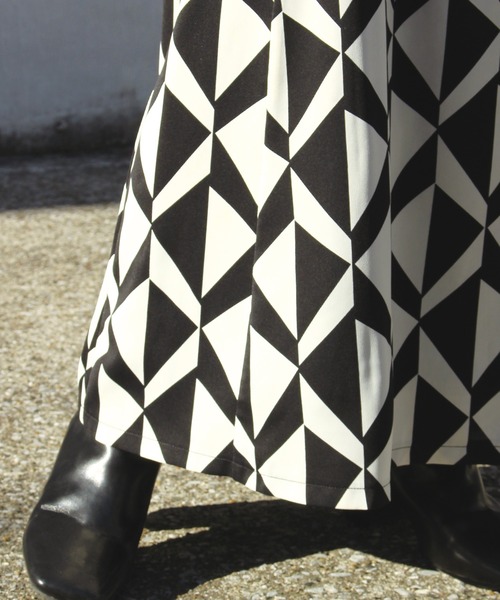 LAVEANGE（ラビアンジェ）の「チェック/幾何柄フレアスカート（スカート・レディース・ブラック/チェック・LL/3L/4L/M/L）」の22枚目の写真