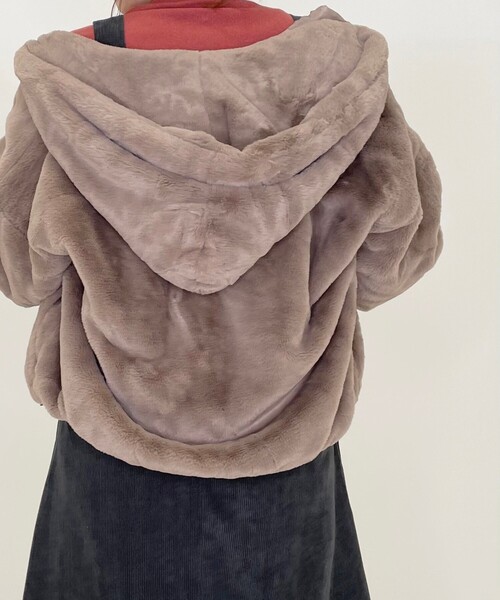 Cutie Blonde(キューティーブロンド)の「◆【S-LL】フーデットフェイクファーブルゾン(ブルゾン・レディース・ブラック/ブラウン系その他/ライトベージュ/ピンク系・01/02/03/04)」の22枚目の写真