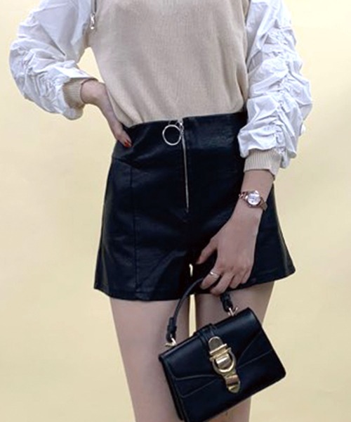 Twinkle;pm(トゥインクルピーエム)の「フロントZIPレザーショートパンツ(その他パンツ・レディース・ブラック・SMALL/MEDIUM)」の4枚目の写真
