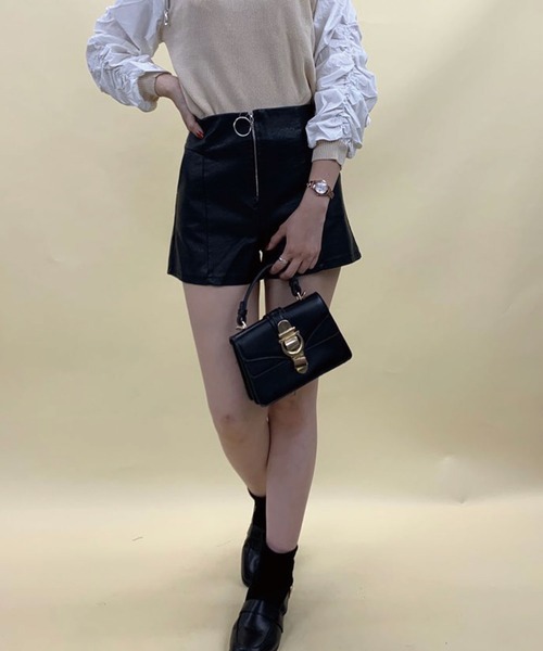 Twinkle;pm(トゥインクルピーエム)の「フロントZIPレザーショートパンツ(その他パンツ・レディース・ブラック・SMALL/MEDIUM)」の3枚目の写真