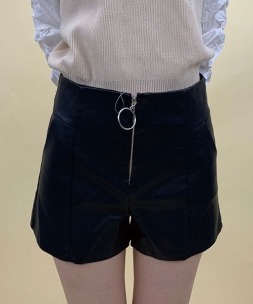 Twinkle;pm(トゥインクルピーエム)の「フロントZIPレザーショートパンツ(その他パンツ・レディース・ブラック・SMALL/MEDIUM)」の6枚目の写真