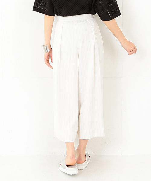 Ray BEAMS（レイビームス）の「Ray BEAMS / ピンストライプ ワイドクロップド パンツ（その他パンツ・レディース・ホワイト/ネイビー・0/1）」の4枚目の写真