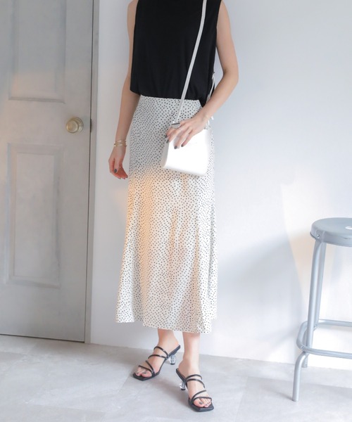 VIVIAN（ヴィヴィアン）の「メニー華奢ストラップクリアヒールサンダル（サンダル・レディース・ナチュラル/ブラック/アンティークゴールド/ブルー/グリーン/ホワイト・LL/S/M/L）」の15枚目の写真