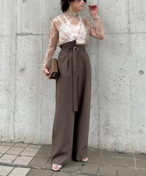 Ezick(エジック)の「2WAYアートプリントシアートップス(Tシャツ/カットソー・レディース・ライトグリーン/アイボリー/ライトブラウン・FREE)」の7枚目の写真