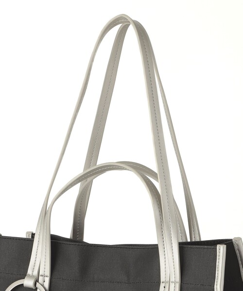 CAST:（キャストコロン）の「バイカラーキャンバス2wayバッグ（トートバッグ・レディース・ブラック/オフホワイト/グリーン系その他3・FREE）」の11枚目の写真