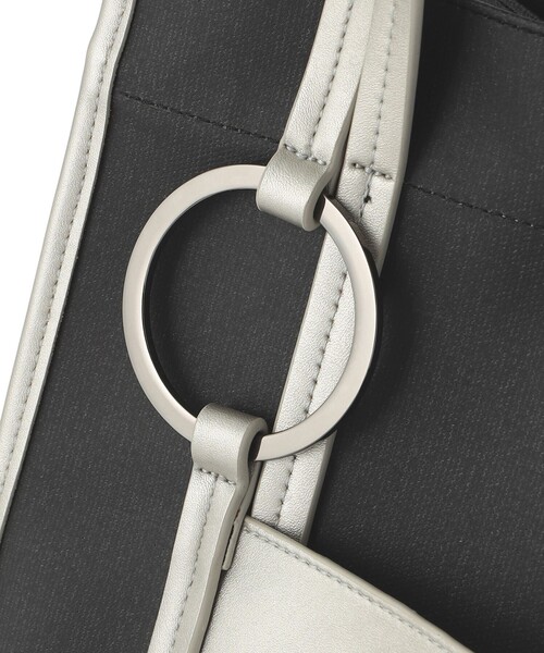 CAST:（キャストコロン）の「バイカラーキャンバス2wayバッグ（トートバッグ・レディース・ブラック/オフホワイト/グリーン系その他3・FREE）」の7枚目の写真