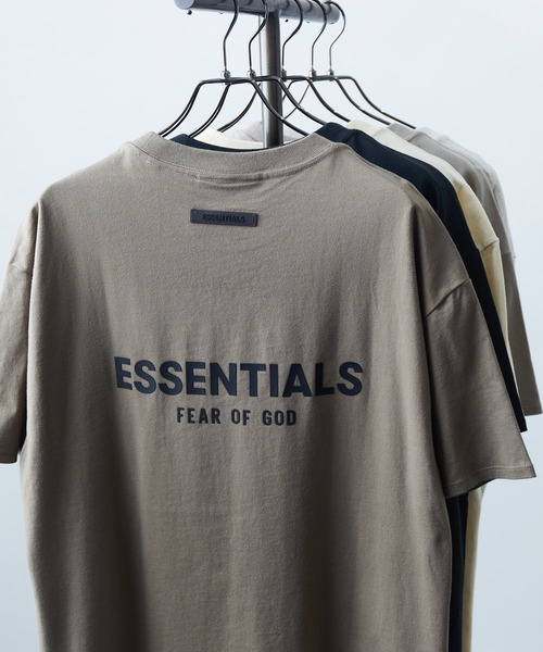 FOG ESSENTIALS（エフオージーエッセンシャルズ）の「【FOG ESSENTIALS/エフオージー エッセンシャルズ]】 BACKPR LOGO SS T/バックプリントロゴ/ユニセックス（Tシャツ/カットソー・メンズ・ブラック/ブラウン/オフホワイト/ナチュラル/キャメル・SMALL/MEDIUM/LARGE/X-LARGE）」の4枚目の写真