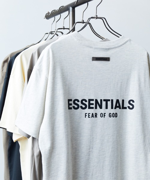 FOG ESSENTIALS（エフオージーエッセンシャルズ）の「【FOG ESSENTIALS/エフオージー エッセンシャルズ]】 BACKPR LOGO SS T/バックプリントロゴ/ユニセックス（Tシャツ/カットソー・メンズ・ブラック/ブラウン/オフホワイト/ナチュラル/キャメル・SMALL/MEDIUM/LARGE/X-LARGE）」の2枚目の写真