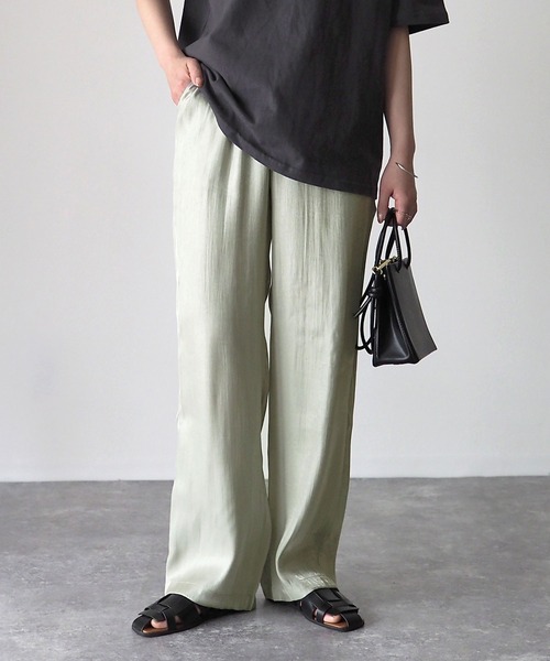 Riberry（リベリー）の「サテンストレートパンツ（その他パンツ・レディース・ベージュ/グリーン・MEDIUM）」の14枚目の写真