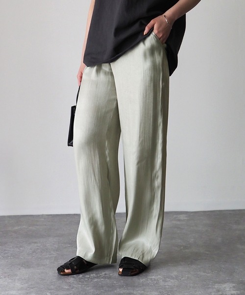 Riberry（リベリー）の「サテンストレートパンツ（その他パンツ・レディース・ベージュ/グリーン・MEDIUM）」の7枚目の写真