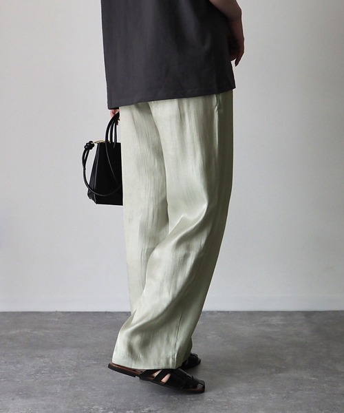 Riberry（リベリー）の「サテンストレートパンツ（その他パンツ・レディース・ベージュ/グリーン・MEDIUM）」の5枚目の写真