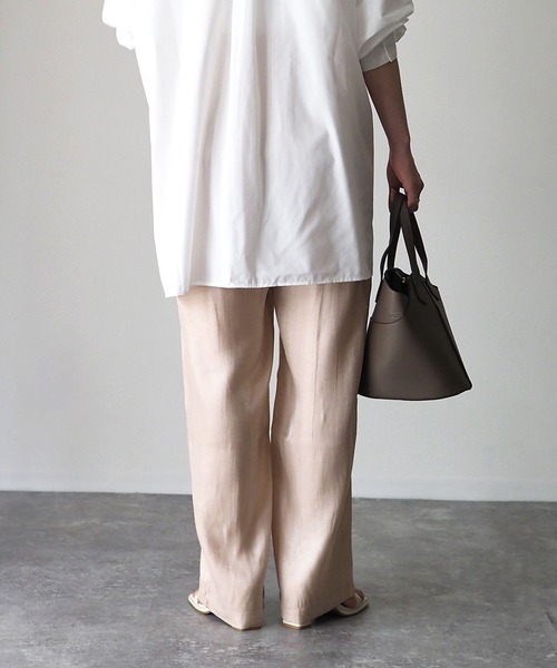 Riberry（リベリー）の「サテンストレートパンツ（その他パンツ・レディース・ベージュ/グリーン・MEDIUM）」の8枚目の写真