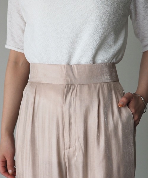 Riberry（リベリー）の「サテンストレートパンツ（その他パンツ・レディース・ベージュ/グリーン・MEDIUM）」の11枚目の写真