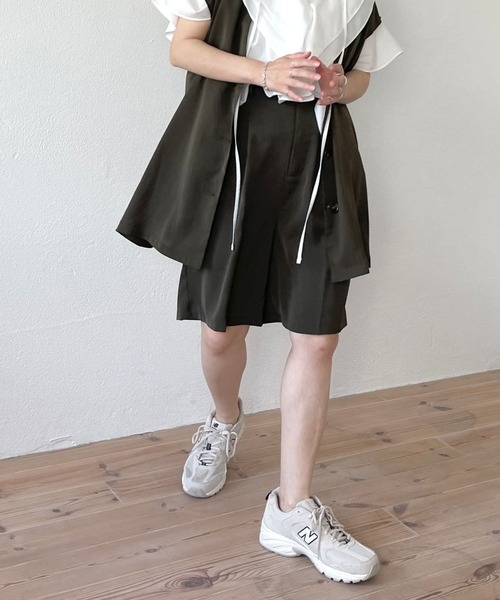 wee9s(ウィークス)の「satin like half pants / サテンライクハーフパンツ(その他パンツ・レディース・カーキ/ブラック・FREE)」の1枚目の写真
