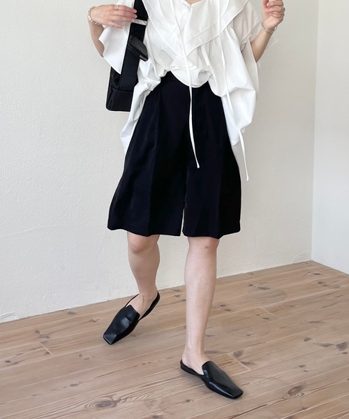 wee9s(ウィークス)の「satin like half pants / サテンライクハーフパンツ(その他パンツ・レディース・カーキ/ブラック・FREE)」の2枚目の写真