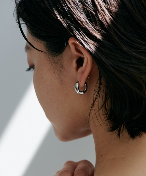 PAPILLONNER(パピヨネ)の「Plumpフープイヤリング/PAPILLONNER/パピヨネ(イヤリング・レディース・シルバー/ゴールド・FREE)」の6枚目の写真