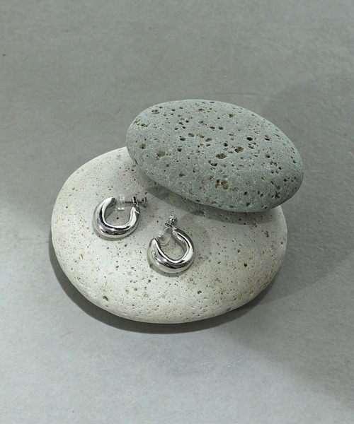 PAPILLONNER(パピヨネ)の「Plumpフープイヤリング/PAPILLONNER/パピヨネ(イヤリング・レディース・シルバー/ゴールド・FREE)」の7枚目の写真