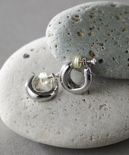 PAPILLONNER(パピヨネ)の「Plumpフープイヤリング/PAPILLONNER/パピヨネ(イヤリング・レディース・シルバー/ゴールド・FREE)」の13枚目の写真