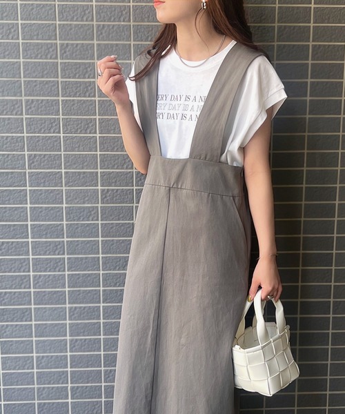 Riberry（リベリー）の「綿ツイルタイトジャンパースカート（ジャンパースカート・レディース・ベージュ/オフホワイト/スミクロ・MEDIUM）」の3枚目の写真