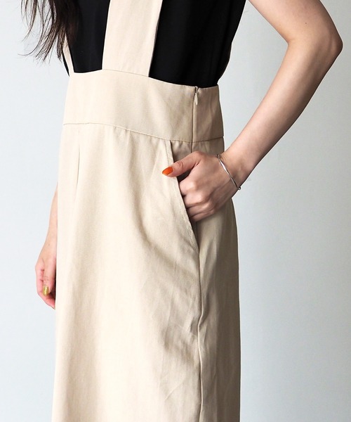 Riberry（リベリー）の「綿ツイルタイトジャンパースカート（ジャンパースカート・レディース・ベージュ/オフホワイト/スミクロ・MEDIUM）」の13枚目の写真