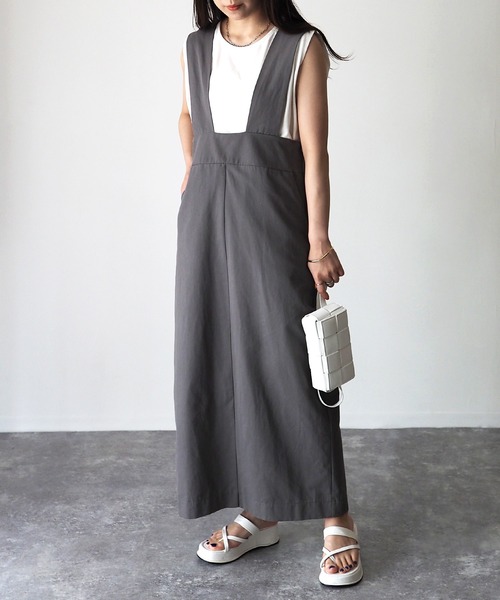 Riberry（リベリー）の「綿ツイルタイトジャンパースカート（ジャンパースカート・レディース・ベージュ/オフホワイト/スミクロ・MEDIUM）」の12枚目の写真